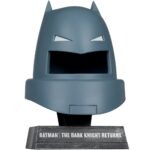 Batman DC Direct Mini Replica 1/3 Armoured Batman Cowl (Dark Knight Returns) 18 cm - Image 2